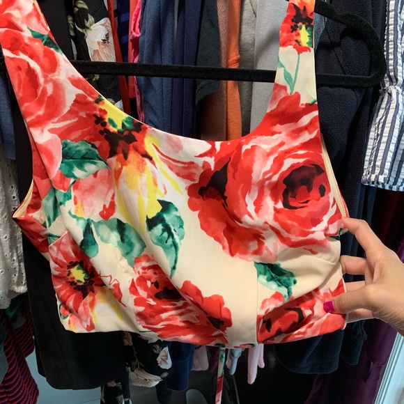 GUESS crop top - Picture 1 of 2